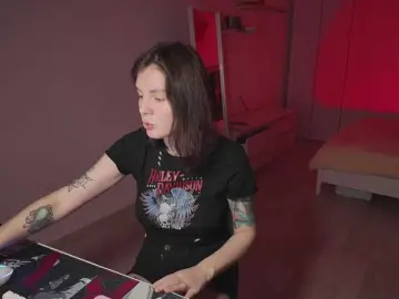 BettyBoobass  live sex cam