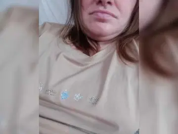 Oksana231  live sex cam