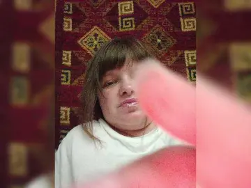 Oksana231  live sex cam