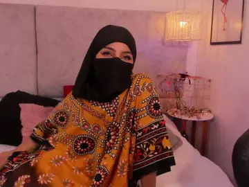 Naomii-  live sex cam