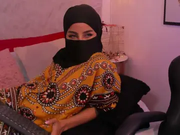 Naomii-  live sex cam