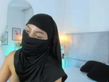 Naomii-  live sex cam