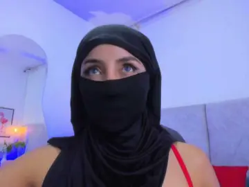 Naomii-  live sex cam