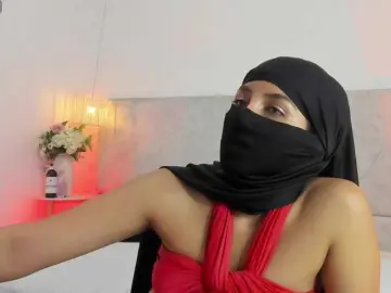 Naomii-  live sex cam