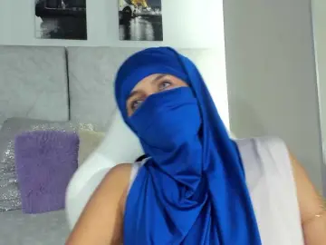 Naomii-  live sex cam