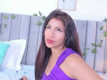 Naomii-  live sex cam