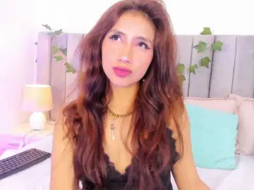 Naomii-  live sex cam