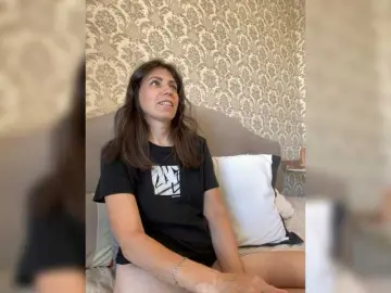 HotyWinter84  live sex cam