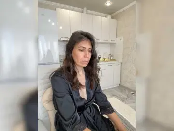 HotyWinter84  live sex cam