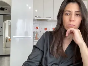 HotyWinter84  live sex cam