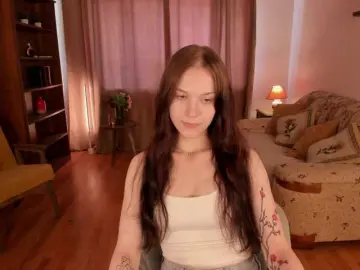 Esenue  live sex cam