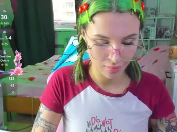 Folinskaayaa  live sex cam