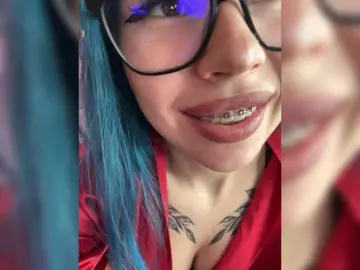 Alismoon66  live sex cam