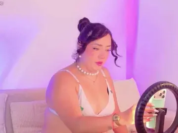 Hannahprada9  live sex cam