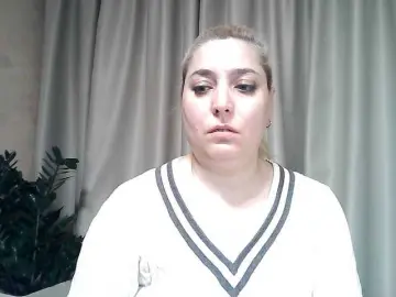 KickaIricka  live sex cam