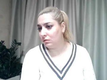 KickaIricka  live sex cam