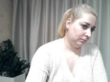 KickaIricka  live sex cam