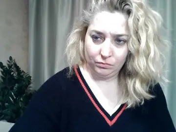 KickaIricka  live sex cam