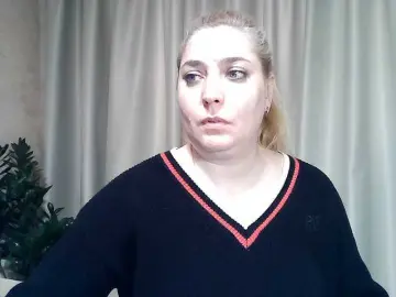 KickaIricka  live sex cam