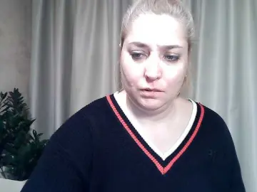 KickaIricka  live sex cam