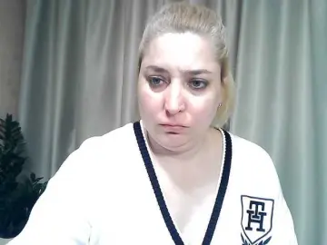 KickaIricka  live sex cam