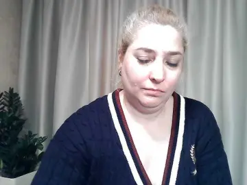 KickaIricka  live sex cam