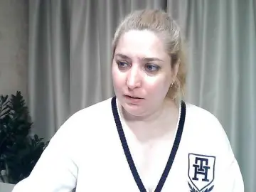 KickaIricka  live sex cam