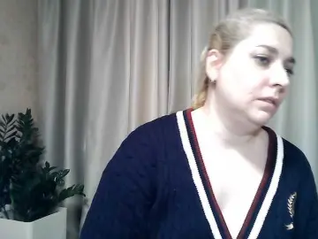 KickaIricka  live sex cam