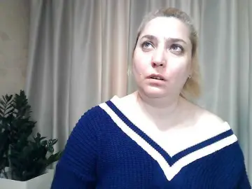 KickaIricka  live sex cam