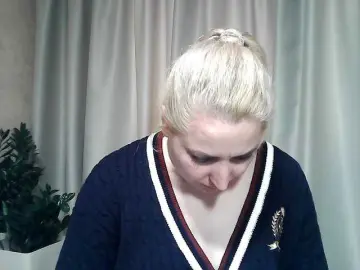 KickaIricka  live sex cam