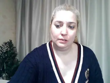 KickaIricka  live sex cam