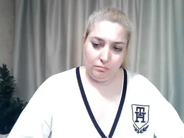 KickaIricka  live sex cam