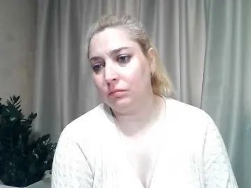 KickaIricka  live sex cam