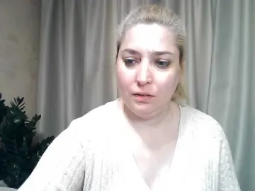 KickaIricka  live sex cam