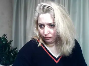 KickaIricka  live sex cam