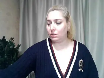 KickaIricka  live sex cam