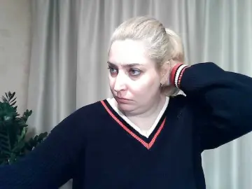 KickaIricka  live sex cam