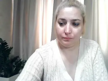 KickaIricka  live sex cam