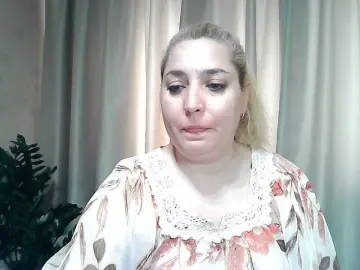KickaIricka  live sex cam