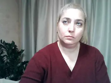 KickaIricka  live sex cam