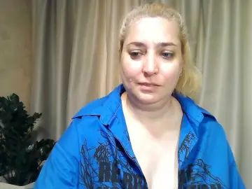 KickaIricka  live sex cam