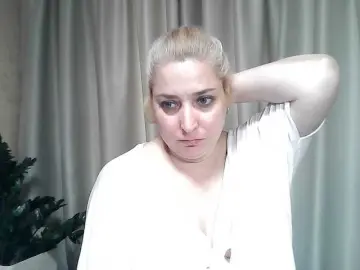 KickaIricka  live sex cam