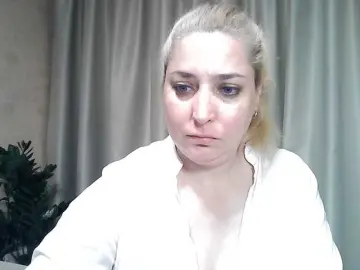 KickaIricka  live sex cam