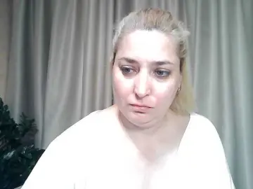 KickaIricka  live sex cam