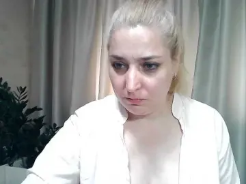 KickaIricka  live sex cam