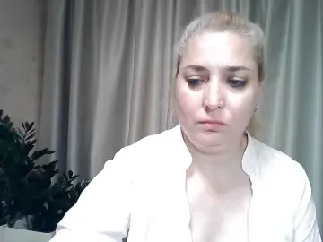 KickaIricka  live sex cam