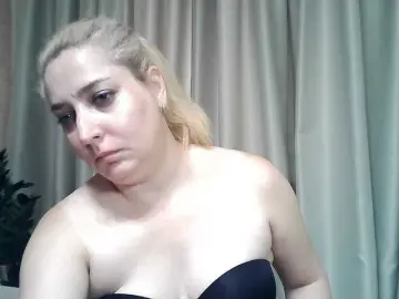KickaIricka  live sex cam