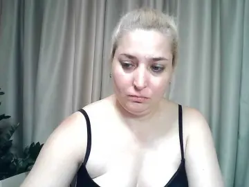 KickaIricka  live sex cam