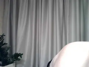 KickaIricka  live sex cam