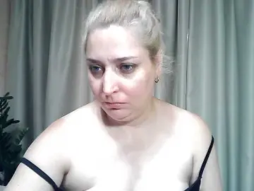 KickaIricka  live sex cam